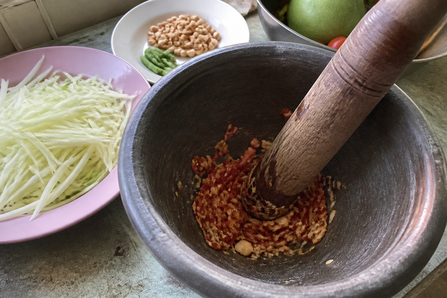 Street-Style Green Papaya Salad (Som Tum) — step 1